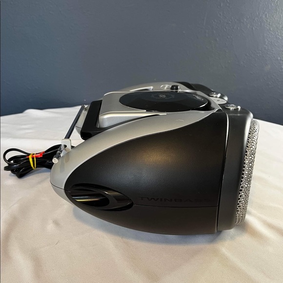 RCA RCD148 CD Player - Picture 3 of 7